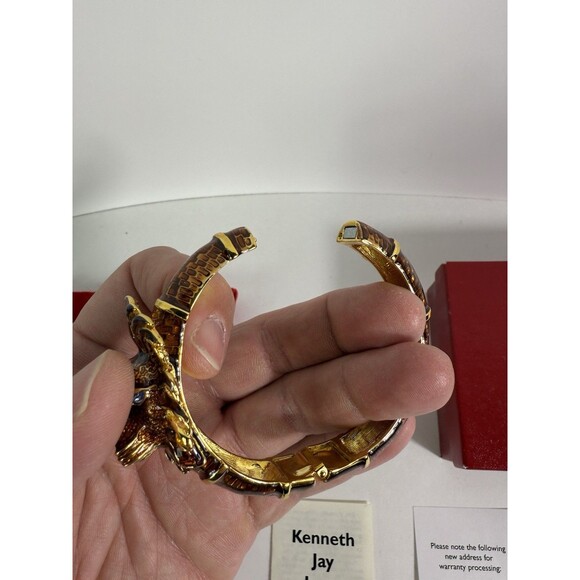 Kenneth J Lane Rhinestone Enamel Lions Head Gold Tone Clamp Bracelet Cuff 7.25" - Picture 6 of 10